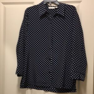 Beautiful women blouse, size Medium, Black and white polkadot.